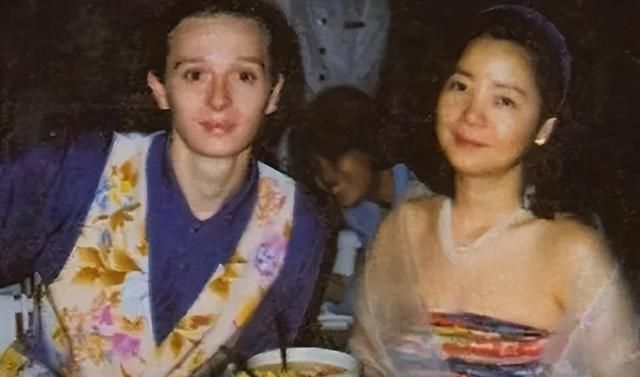1995年，邓丽君离奇死于泰国，身边并无一人，死前痛苦喊“妈妈”
