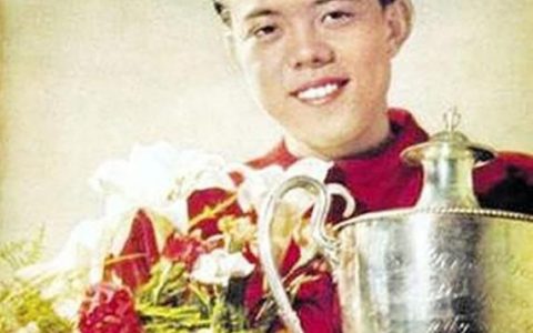 容国团简介，年容国团获得了我国乒乓球史上的第一个世界冠军