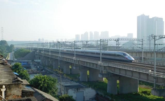 深圳到重庆的“复兴号”高铁，如果全程经广深港高铁、贵广高铁、渝贵高铁，要多长时间图3