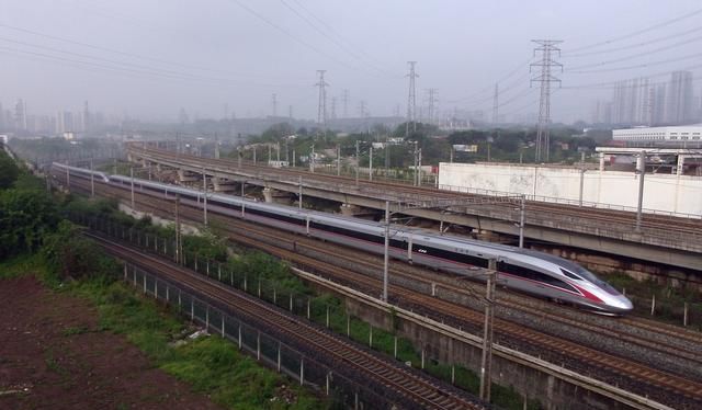 深圳到重庆的“复兴号”高铁，如果全程经广深港高铁、贵广高铁、渝贵高铁，要多长时间图4