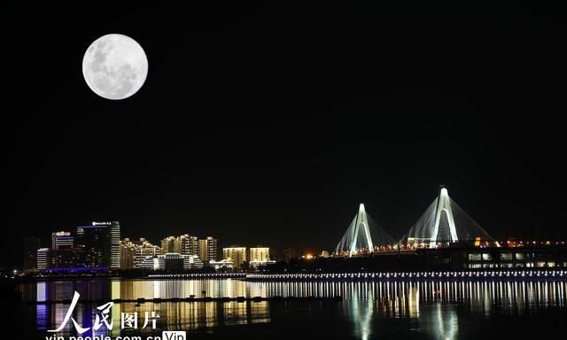 超级月亮有多亮(上海看超级月亮)图1