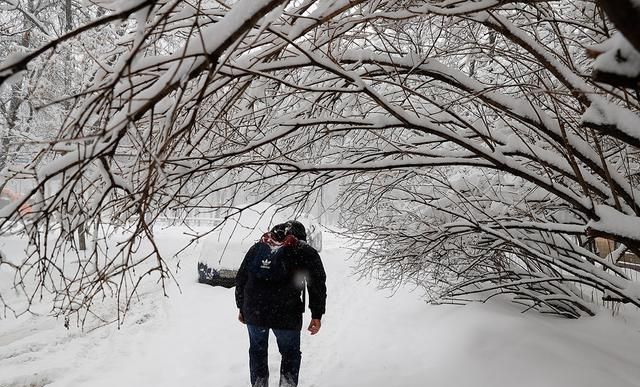 俄罗斯莫斯科遭遇72年来最大降雪图1