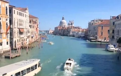 威尼斯美在哪里,威尼斯的小艇体现动静之美的句子