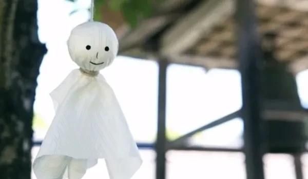 日本为什么门口挂白布绑的娃娃图11