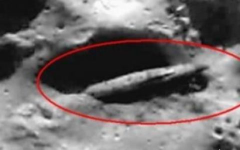 月球上的那艘外星人废弃的飞船是真的吗
