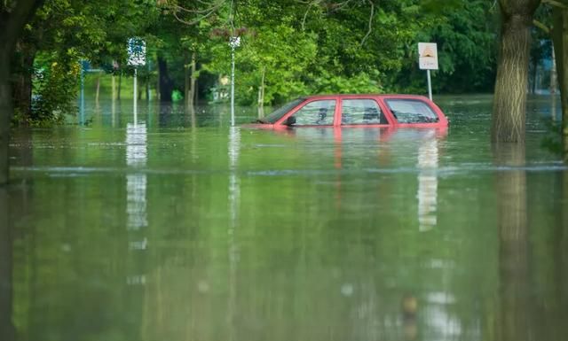 河南大暴雨被淹的车辆怎么处理(河南遭遇特大暴雨被淹的车怎么办)图3